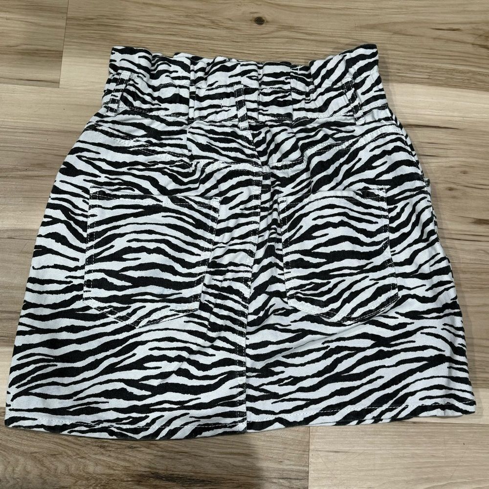 Zara Black and White Zebra Print Mini Skirt - Picture 4 of 5